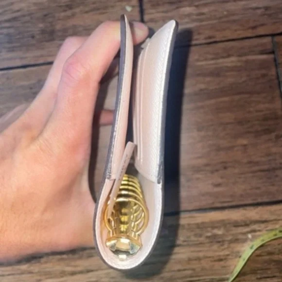 Louis Vuitton wallet agenda passport cover monogram LV koala pm pink interior - Picture 14 of 17